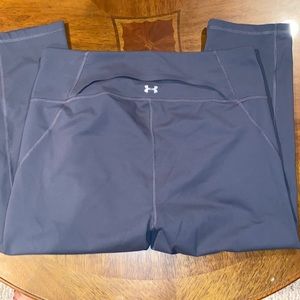Cropped Under Armor athletic Leggings